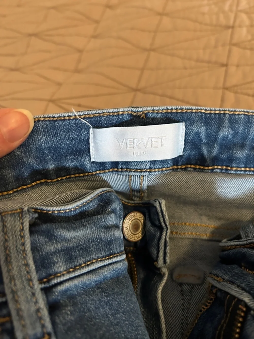Women’s Boot Cut Jeans in Medium Blue Denim - Picture 2 of 3